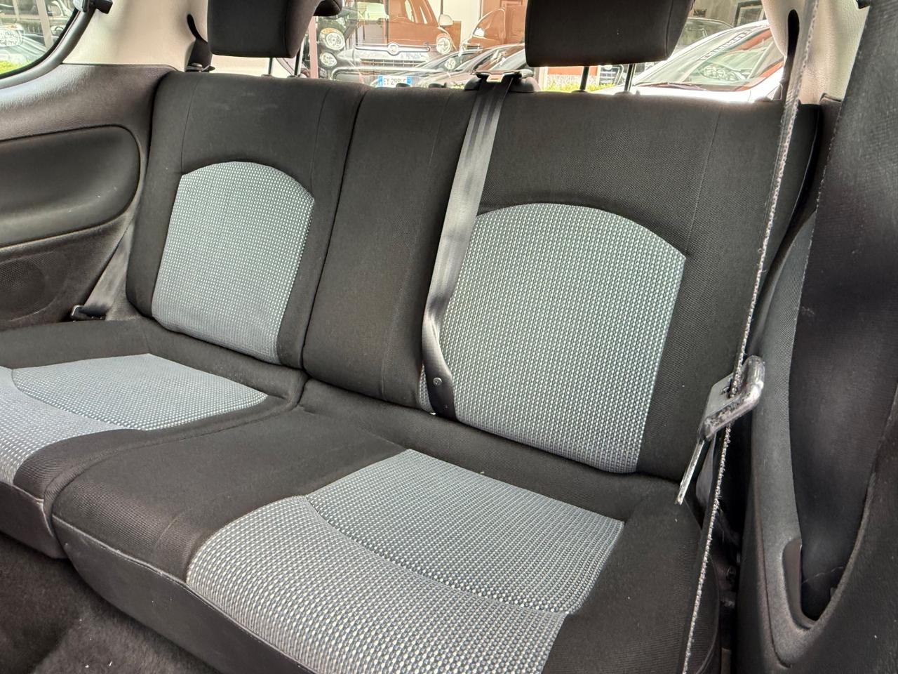 Peugeot 206 1.1 3p. XT