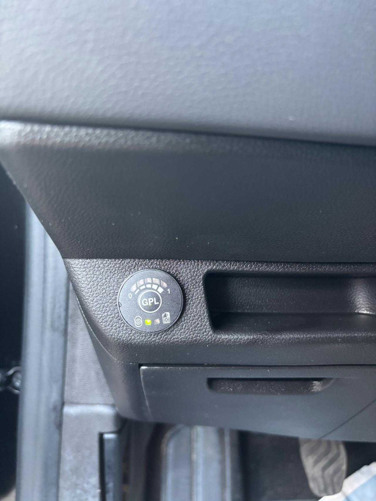 Renault Clio TCe 12V 100 CV GPL 5 porte Intens