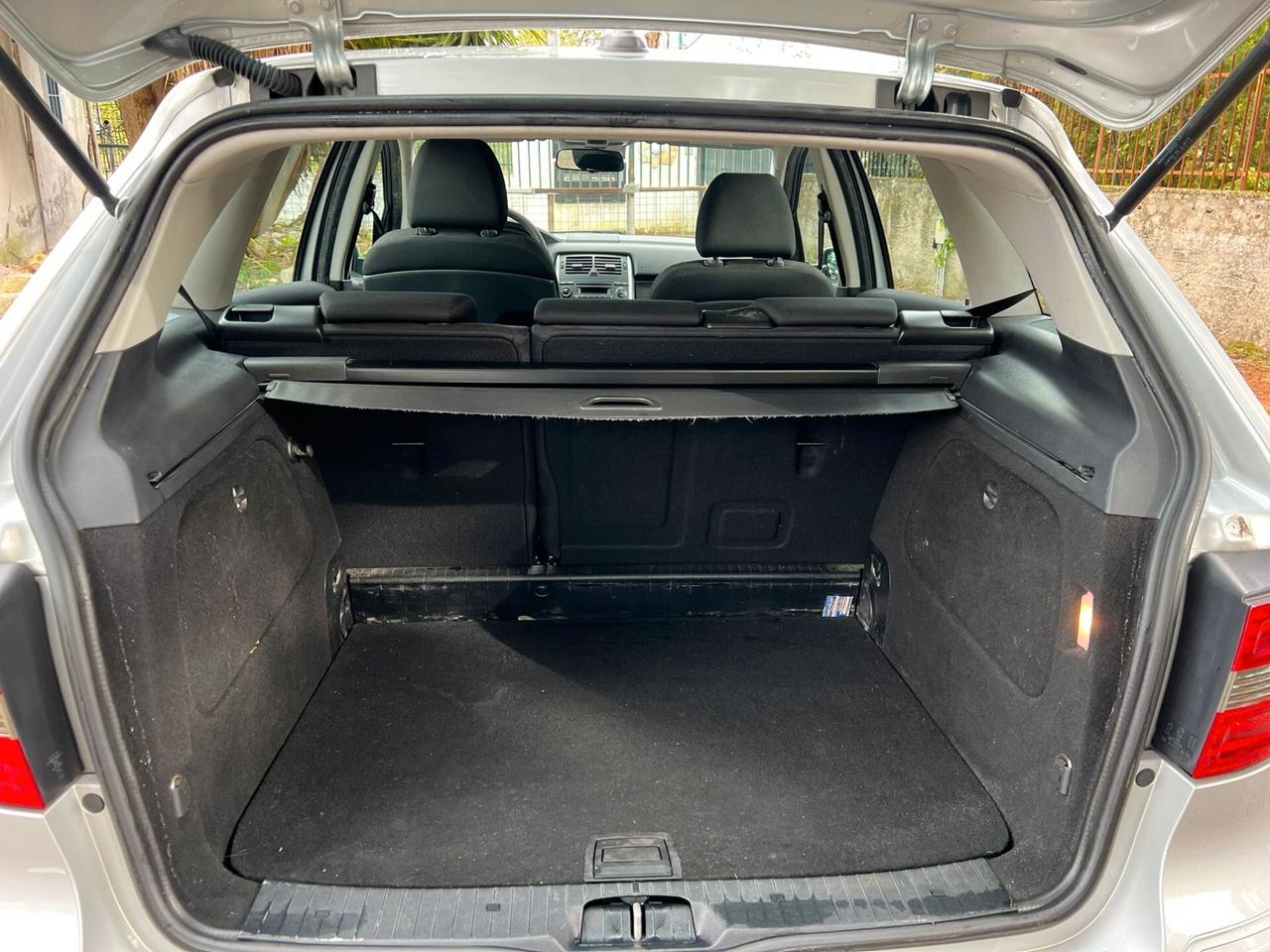 MERCEDES CLASSE B 180 2.0 Premium - 2010