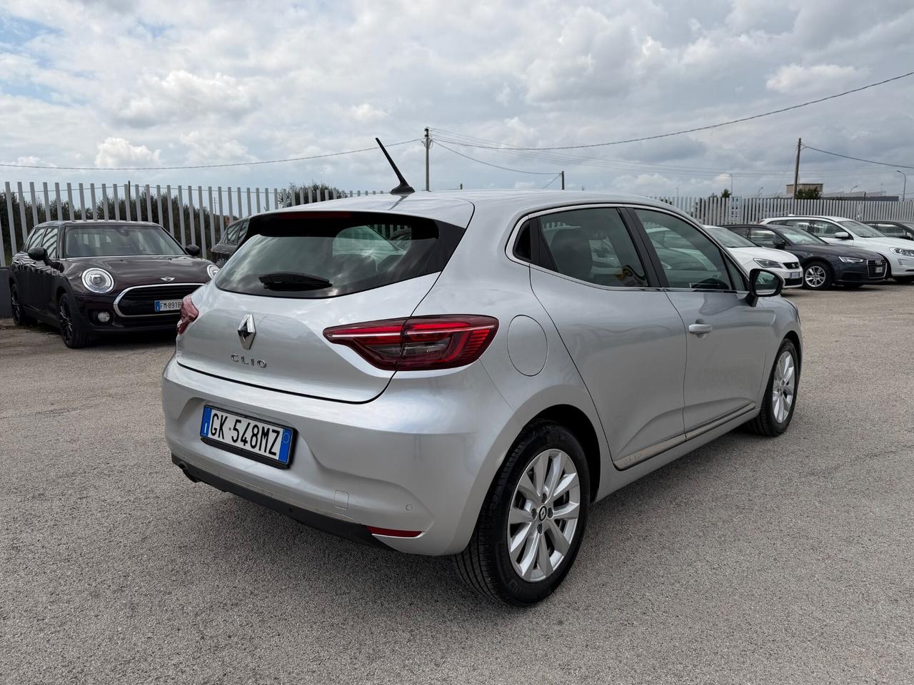 RENAULT CLIO 1.0 TCE GPL INTENS FUL LED PELLE MY22