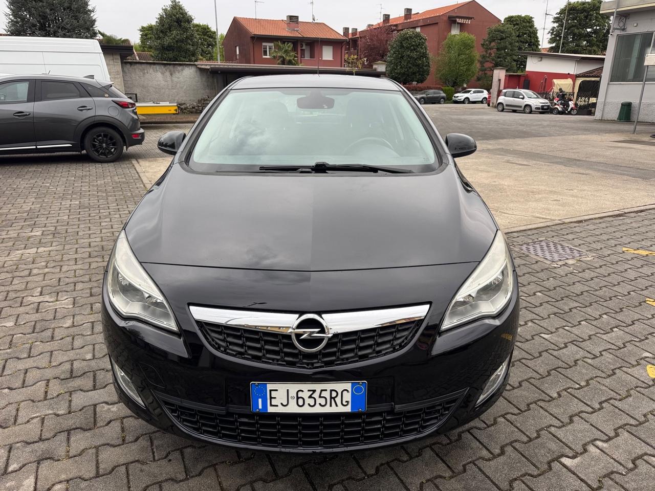 Opel Astra 1.6 115CV 5 porte Cosmo
