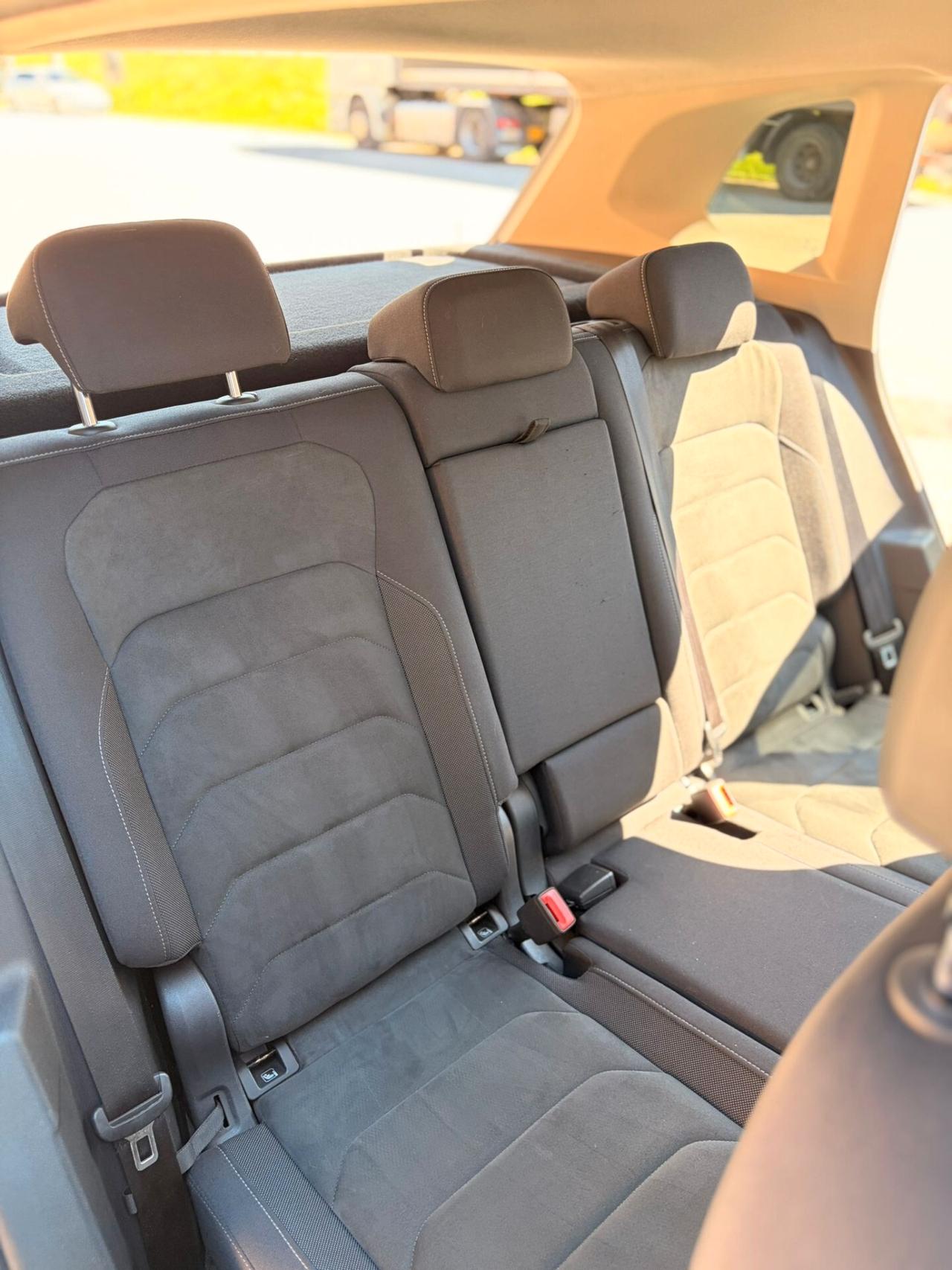 Volkswagen Tiguan 2.0 TDI R-line 4Motion - 150.000 KM -