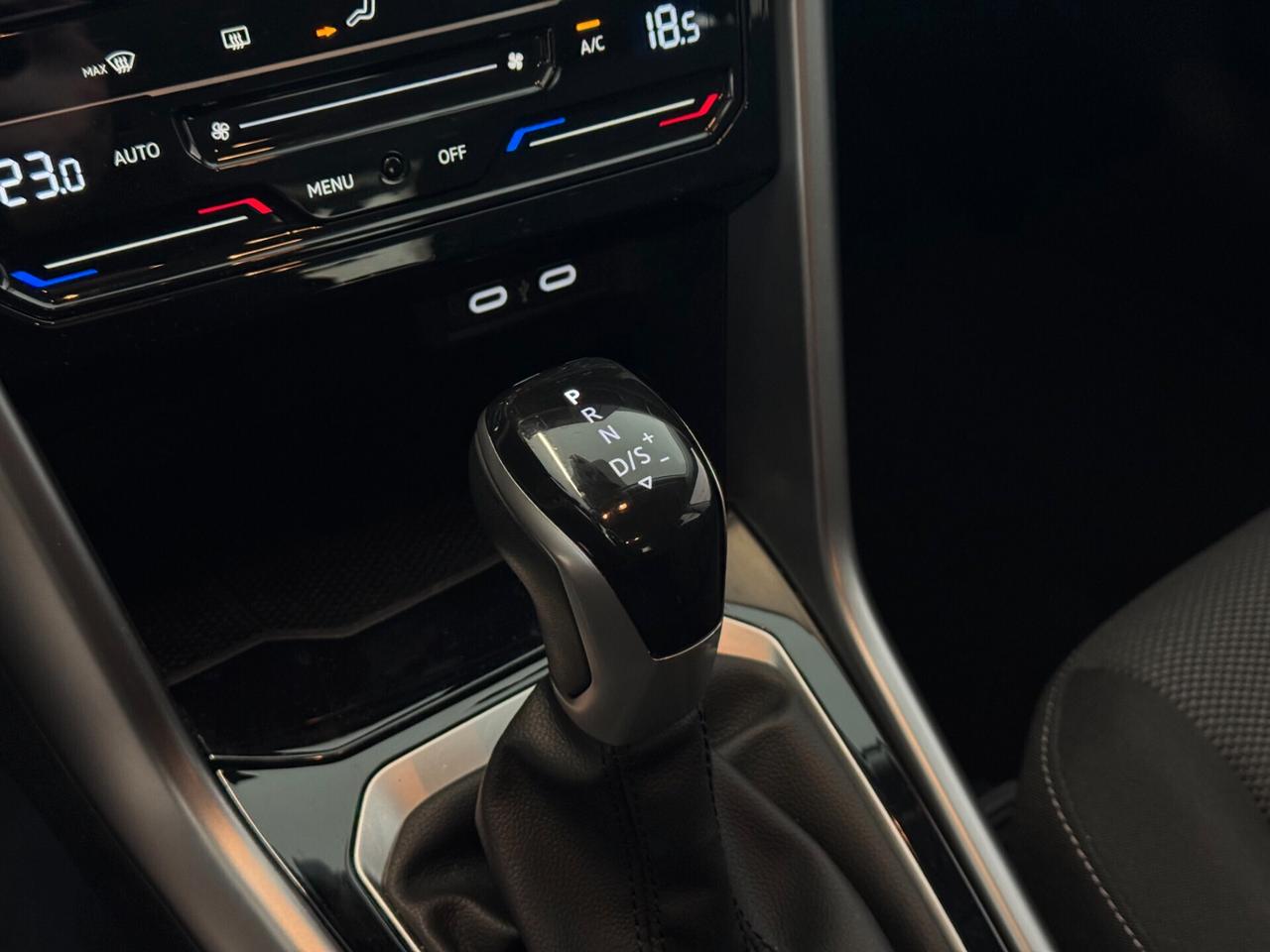 WOLKSWAGEN T-ROC 1.5cc 150Cv R-Line *IVA* WRAPPATO