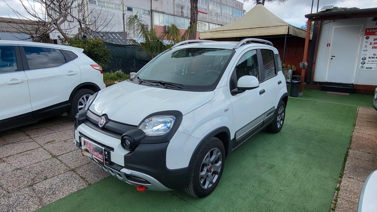 Fiat Panda 1.0 Hybrid City Cross Fire Fly