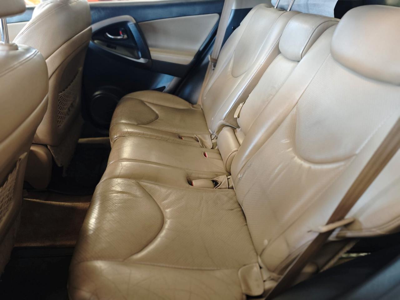 Toyota RAV 4 RAV4 2.2 D-4D 150 CV DPF Luxury