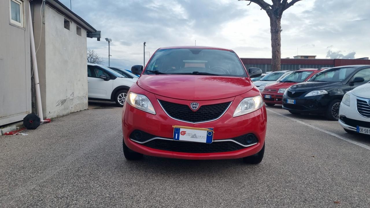 Lancia Ypsilon 0.9 TwinAir 85 CV 5 porte Metano Ecochic Platinum