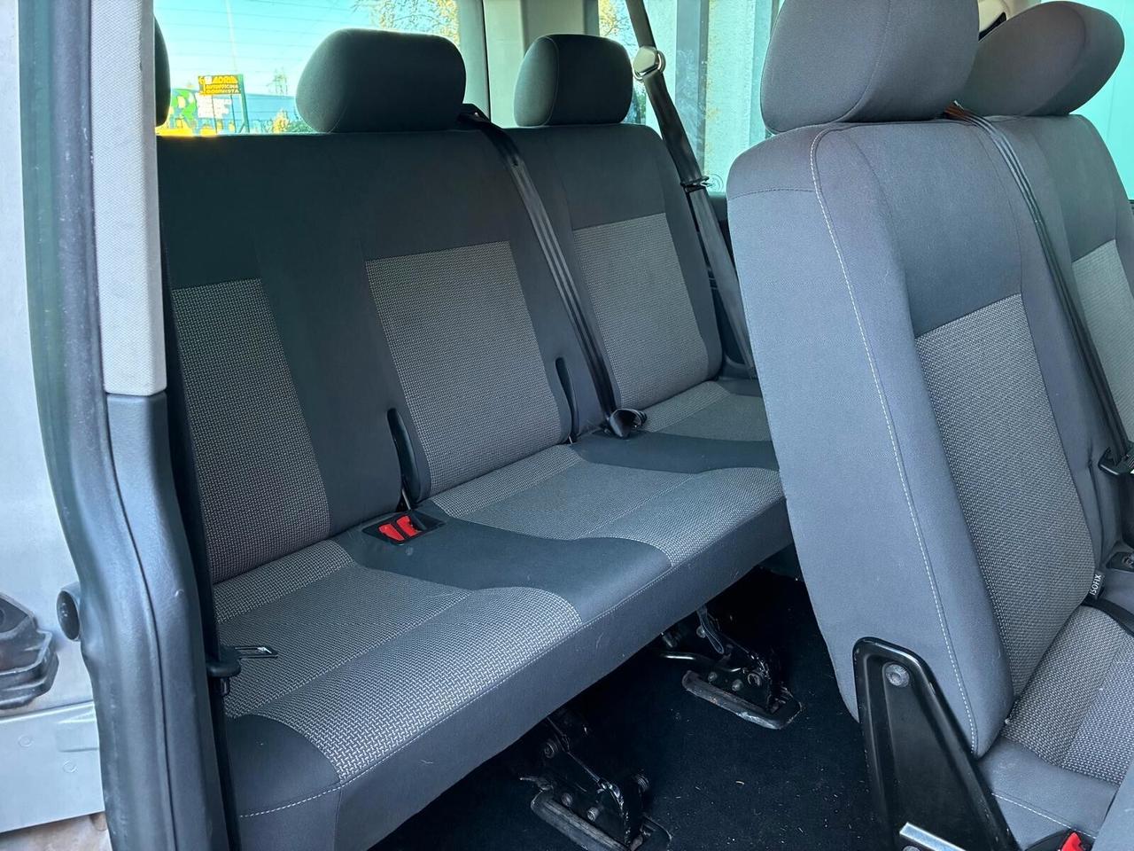 Volkswagen Caravelle 2.0 TDI Comfortline 9 posti