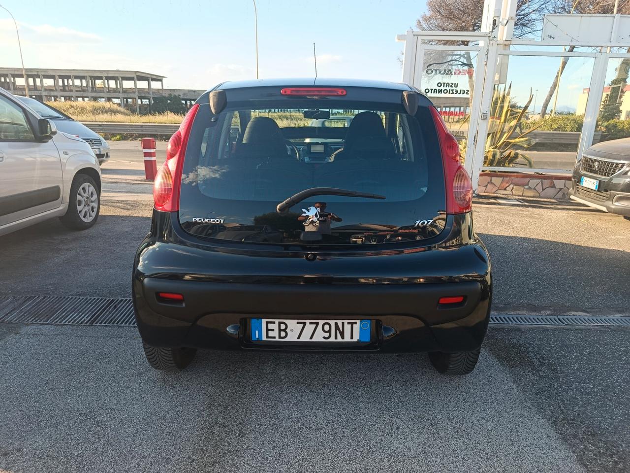 Peugeot 107 1.0 68CV 5p. Sweet Years