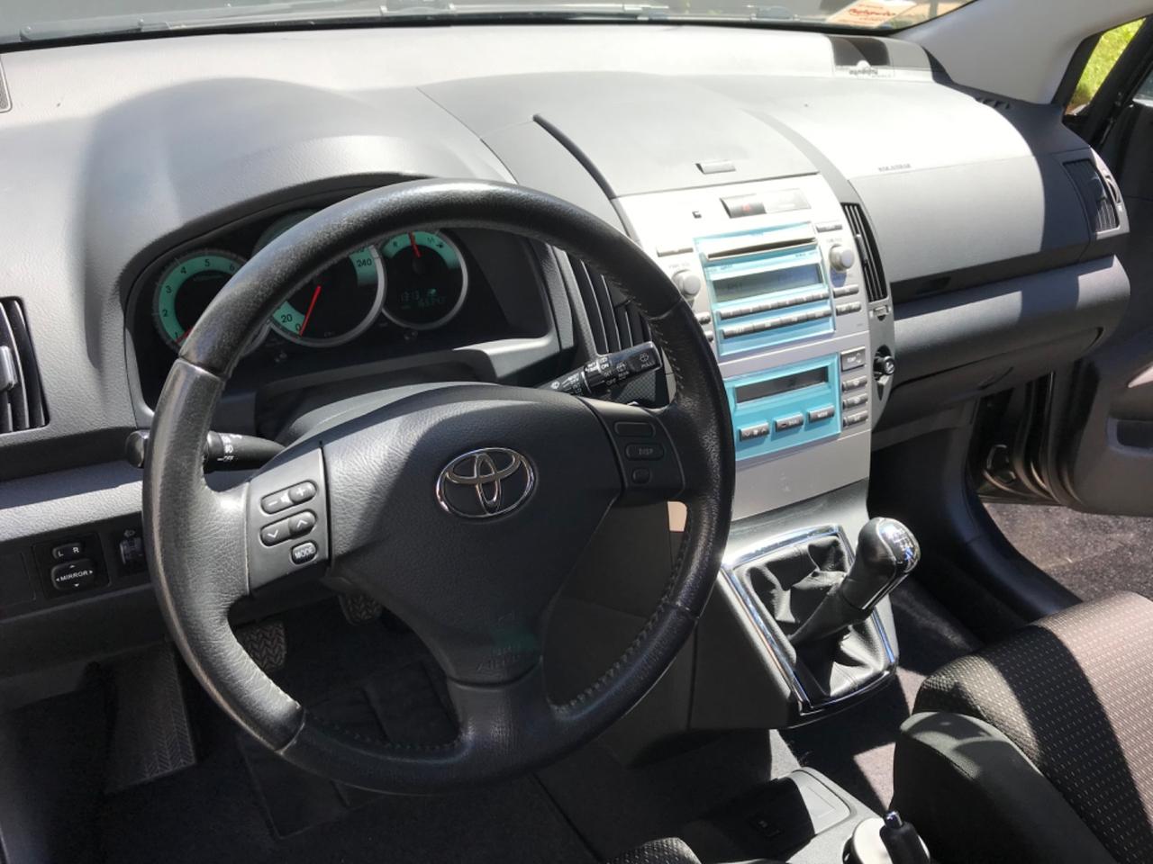 Toyota Corolla Verso Verso