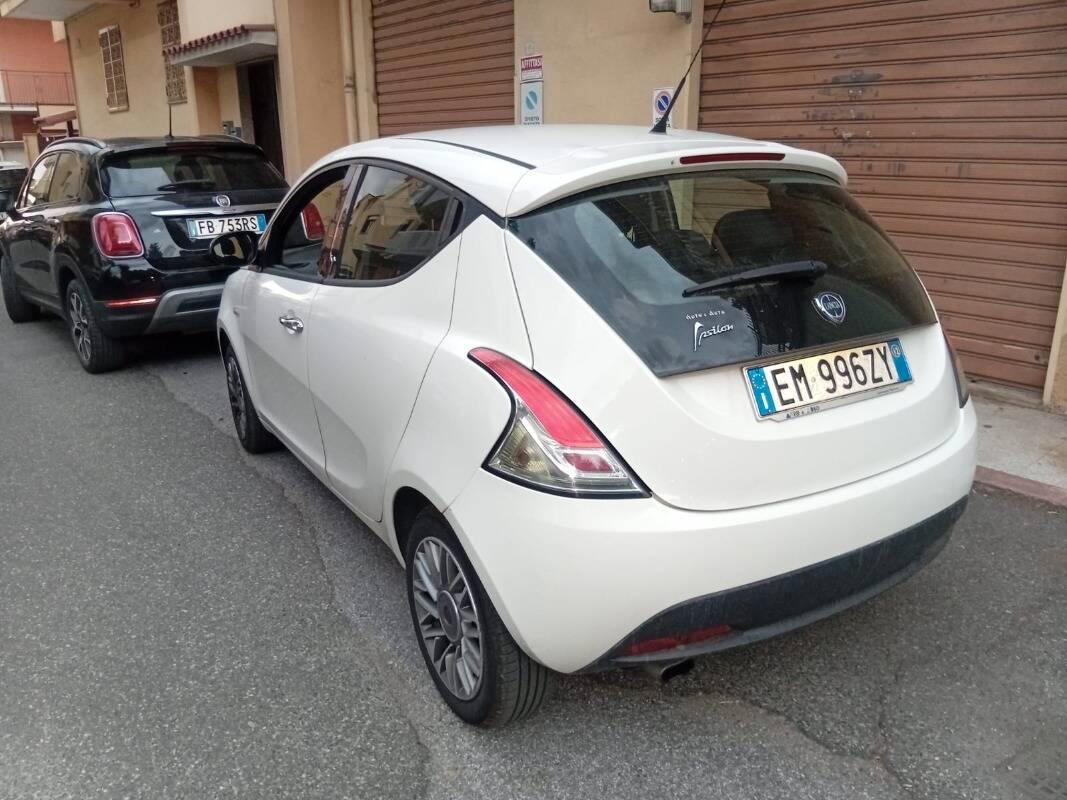 Lancia Ypsilon 1.3 mjt Silver s&s 95cv