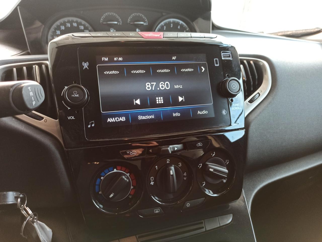 Lancia Ypsilon 1.0 FireFly 5 porte S&S Hybrid Ecochic Gold