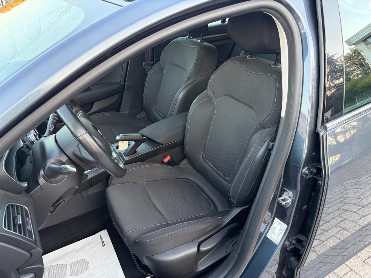 Renault Megane Mégane Sporter Blue dCi 115 CV EDC Business