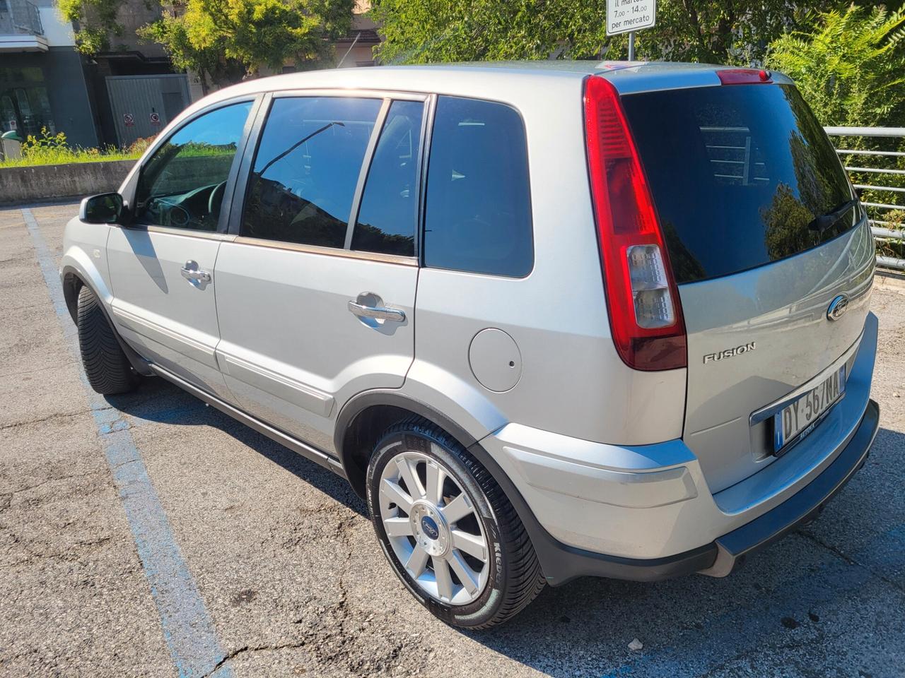 FORD FUSION 1,4 TDCi-GANCIO TRAINO-PORTAPACCHI