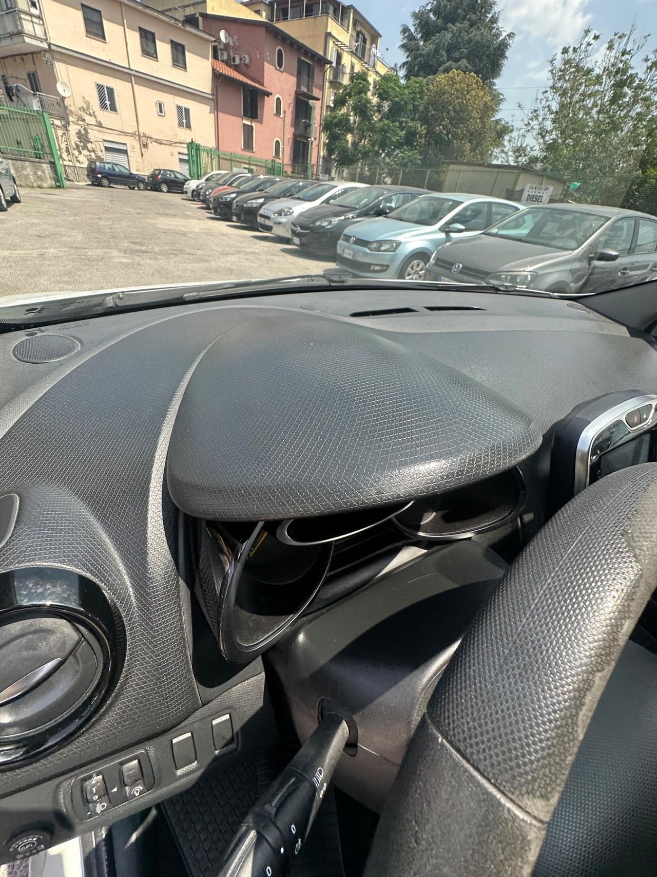 Renault Clio 1.2 75CV GPL 5 porte Costume National