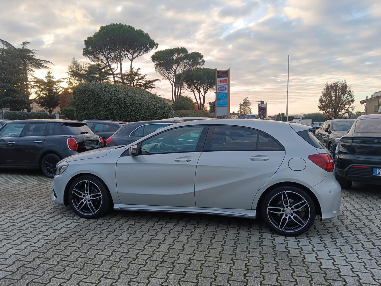 Mercedes-benz A 180 A 180 d Premium