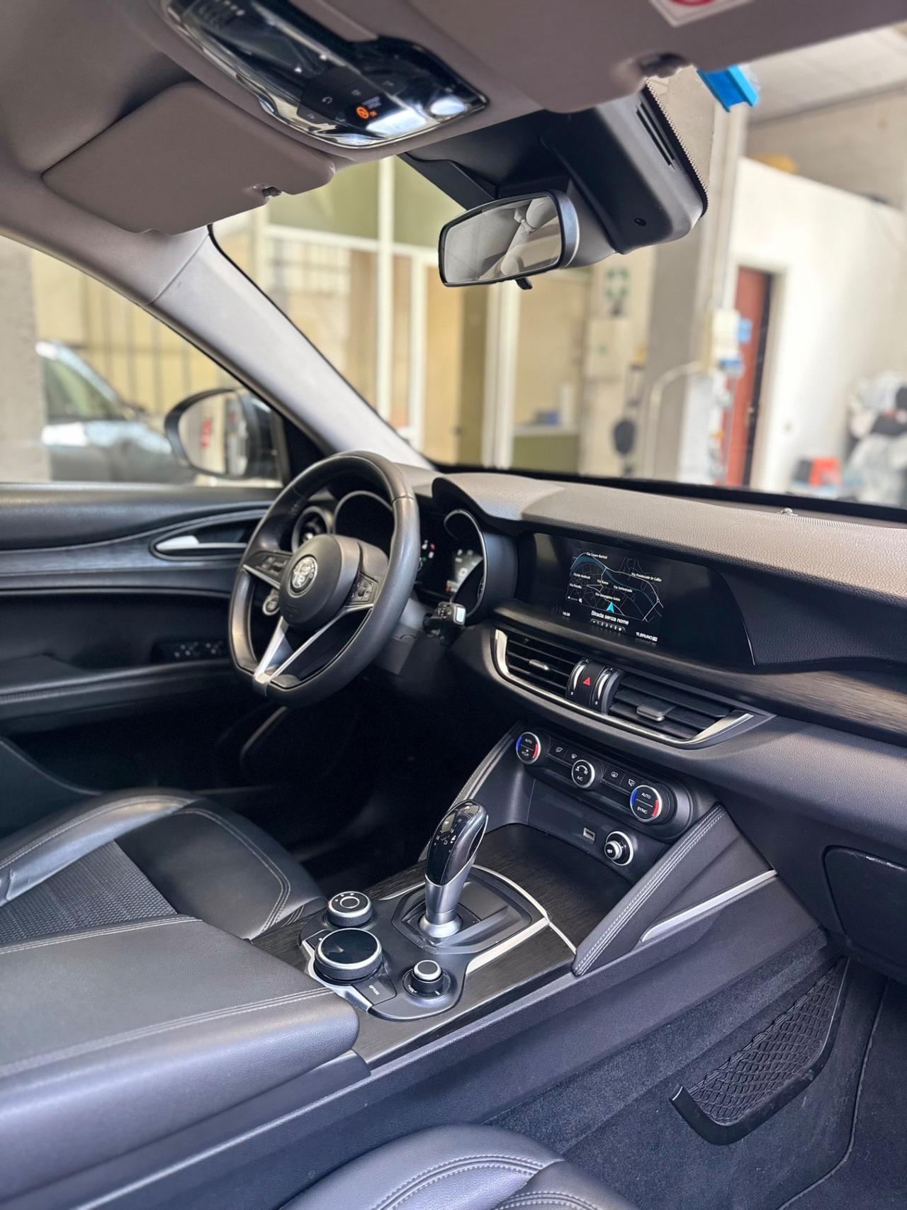 Alfa Romeo Stelvio 2.2 Turbodiesel 150 CV AT8 RWD Super