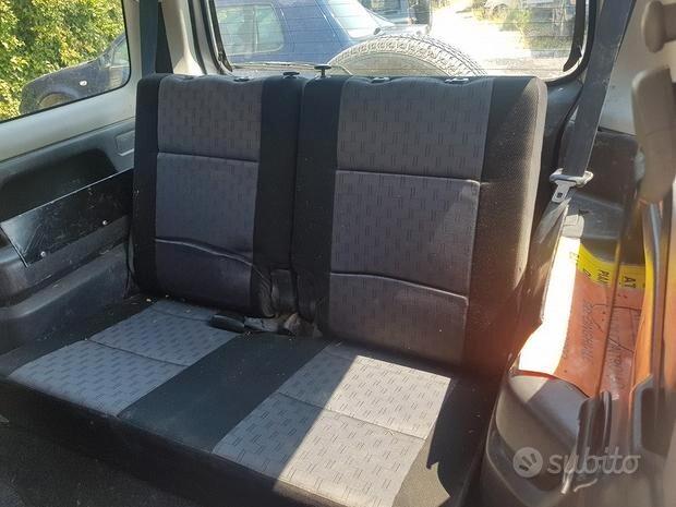 Suzuki Jimny 1.5 DDiS 86CV 4x4 JLX