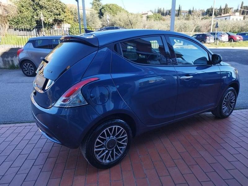 Lancia Ypsilon 1.0 FireFly 5 porte S&S Hybrid Gold Plus
