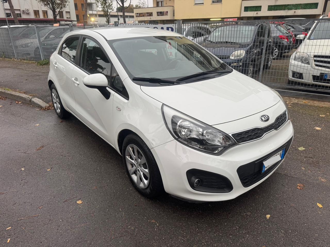 Kia Rio 1.1 CRDi 5p. neopaten garanzia 12 mesi