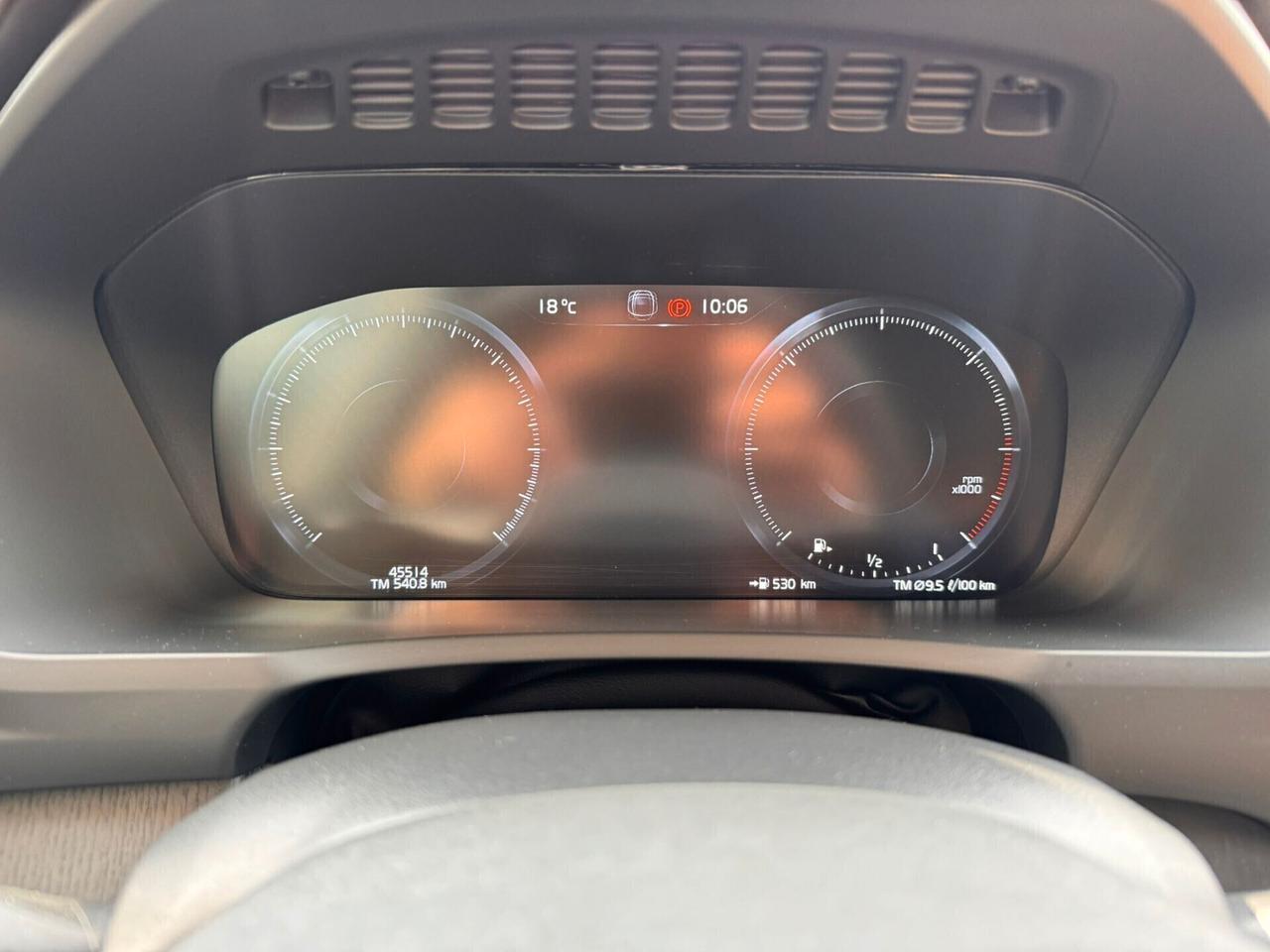 Volvo XC 90 XC90 B5 (d) AWD Geartronic 7 posti R-design DA 505€ ANTICIPO 0