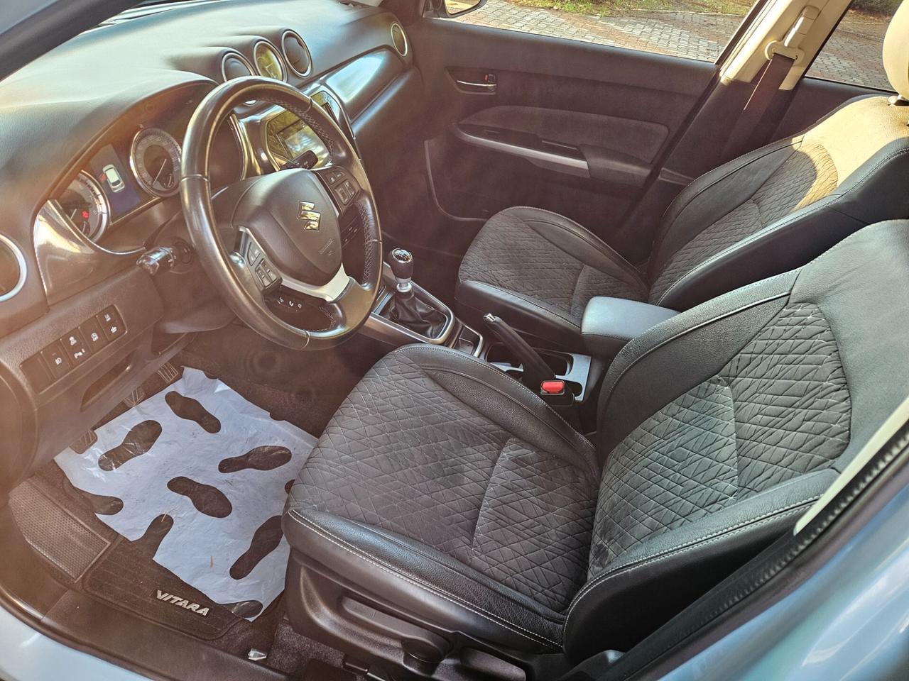 Suzuki Vitara 1.4 Hybrid Top