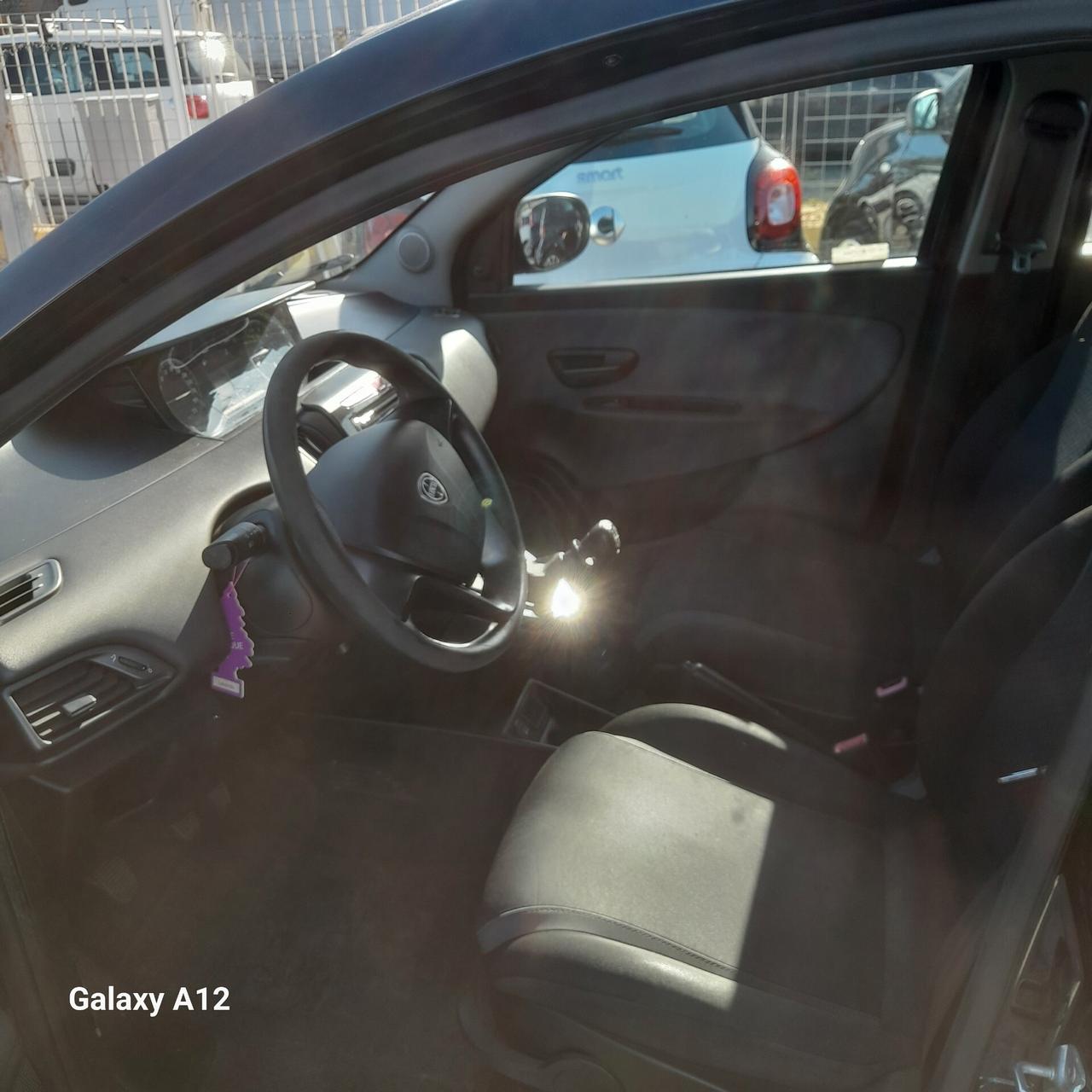 Lancia Ypsilon 1.2 69 CV 5 porte Gold