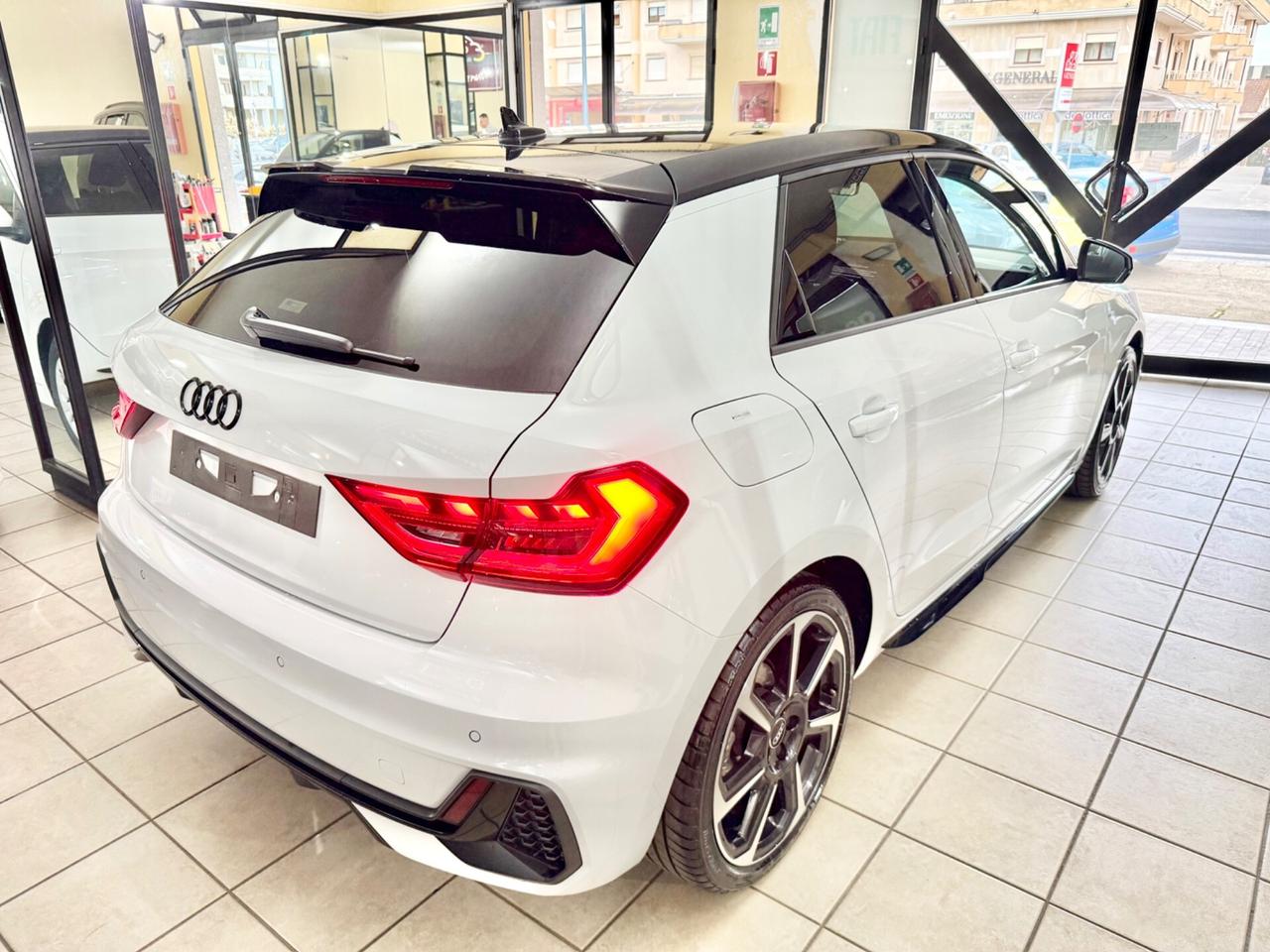 Audi A1 SPB 30 TFSI S tronic line edition
