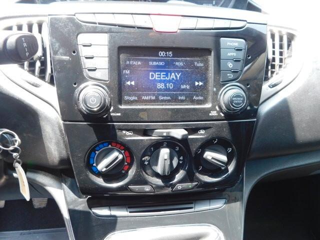 Lancia Ypsilon 1.2 69 CV 5 porte Platinum