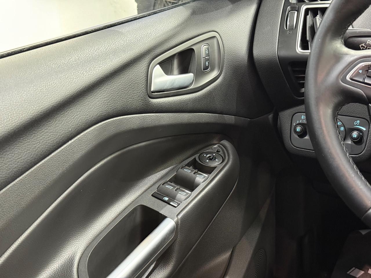 Ford Kuga 1.5 TDCI 120 Autom. Titanium