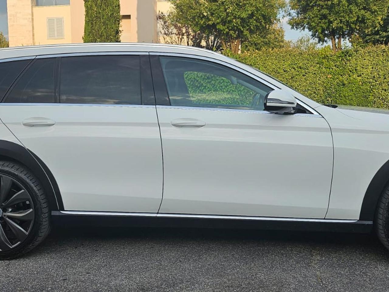 Mercedes-Benz E 220 E-Class E #6086