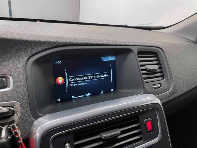 VOLVO V60 2.0 D2 MOMENTUM