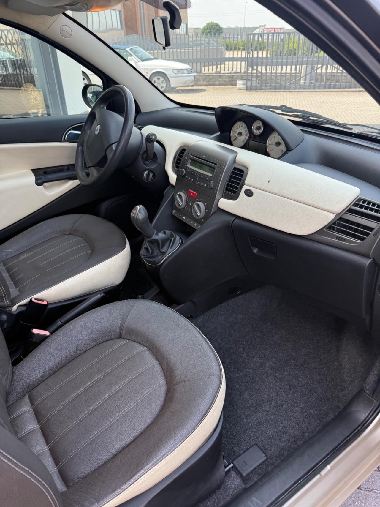 Lancia Ypsilon 1.3 Multijet 16V Platino