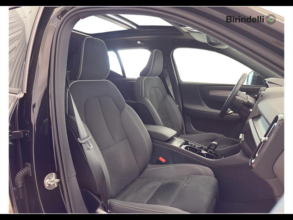 VOLVO XC40 (2017-->) - XC40 B3 automatico Ultra Black Edition
