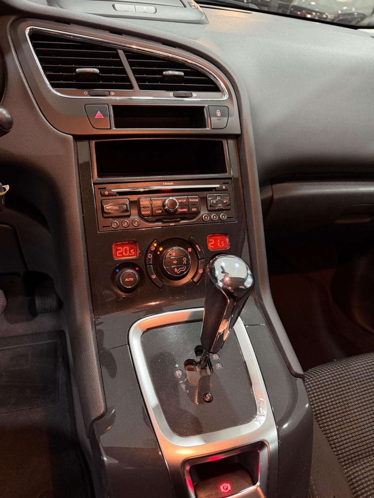 Peugeot 5008 1.6 e-HDi 112CV Stop&Start cambio robotizzato Family