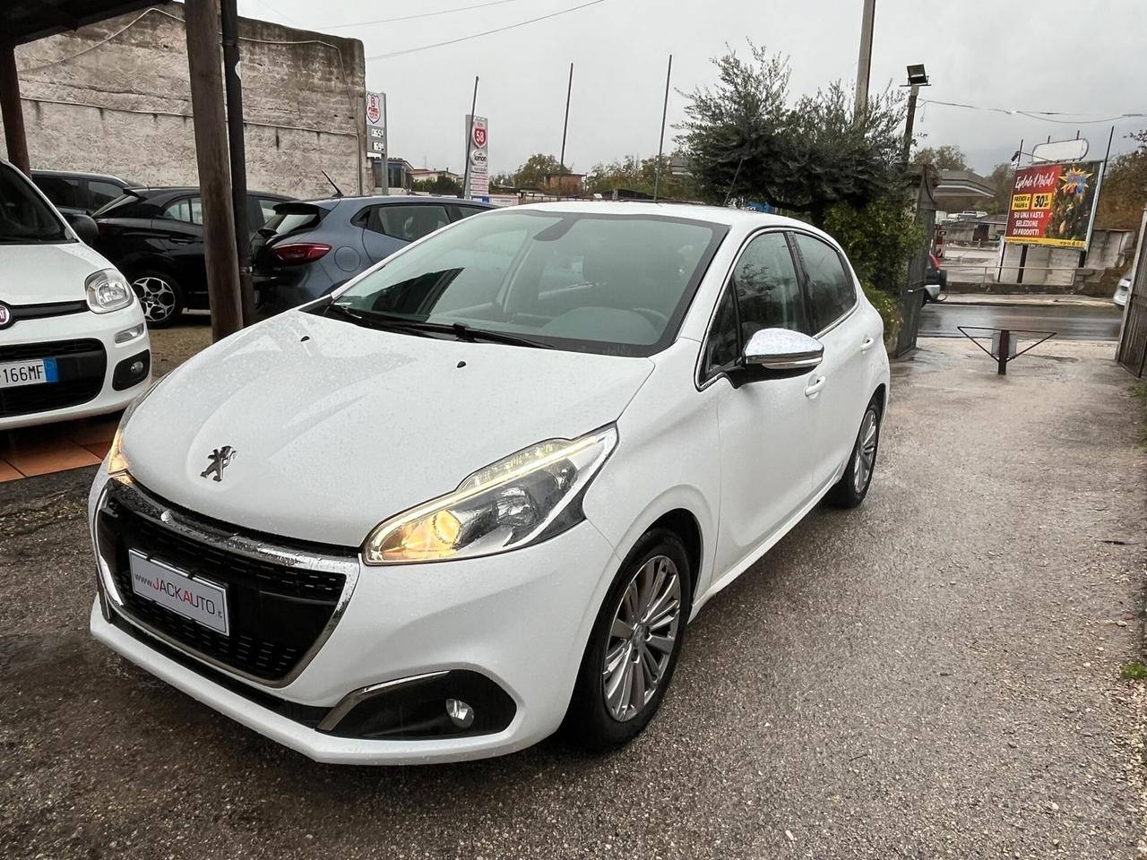 Peugeot 208 PureTech 82 5 porte Allure