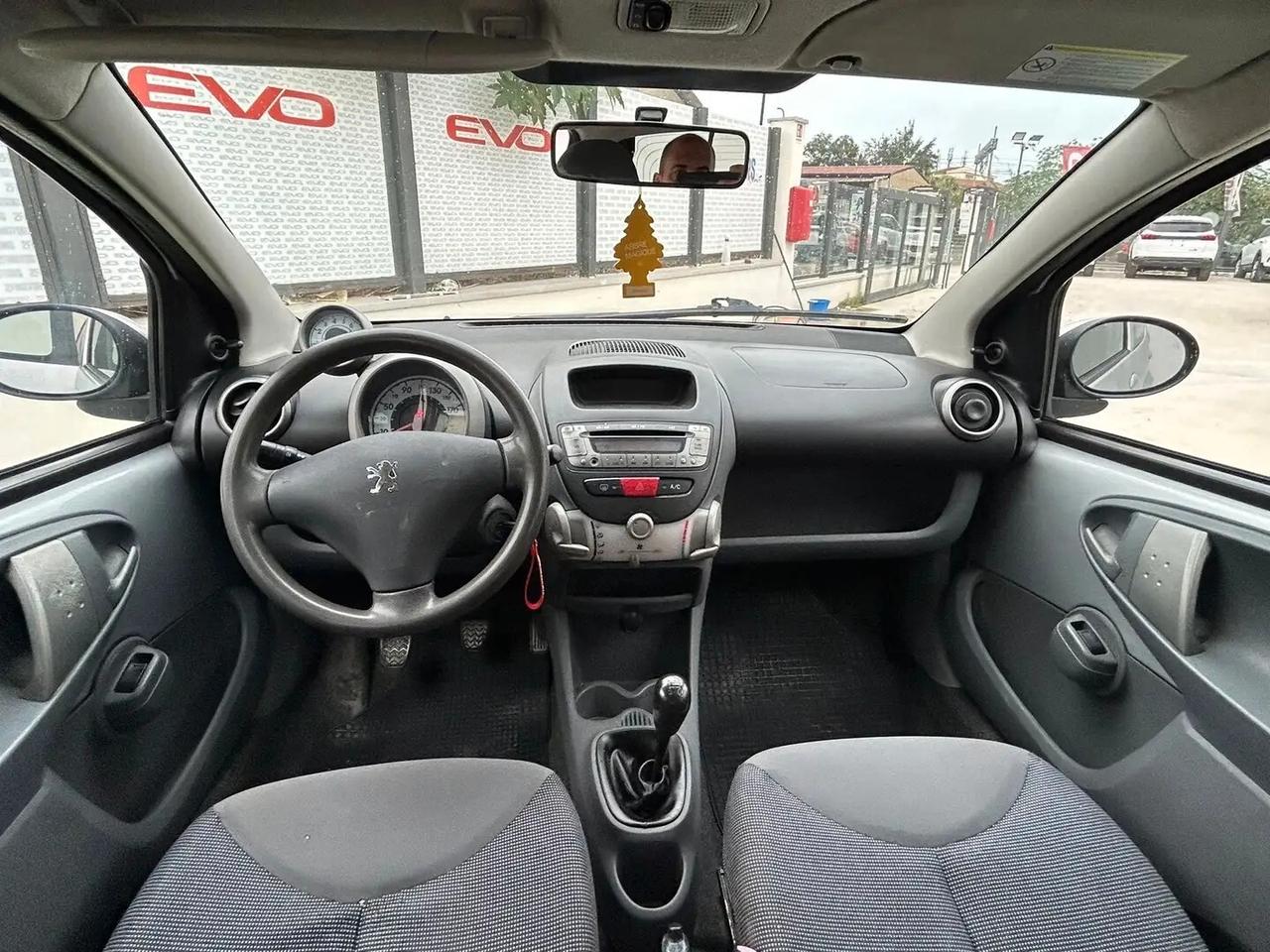 Peugeot 107 1.0 68CV 5p. Desir