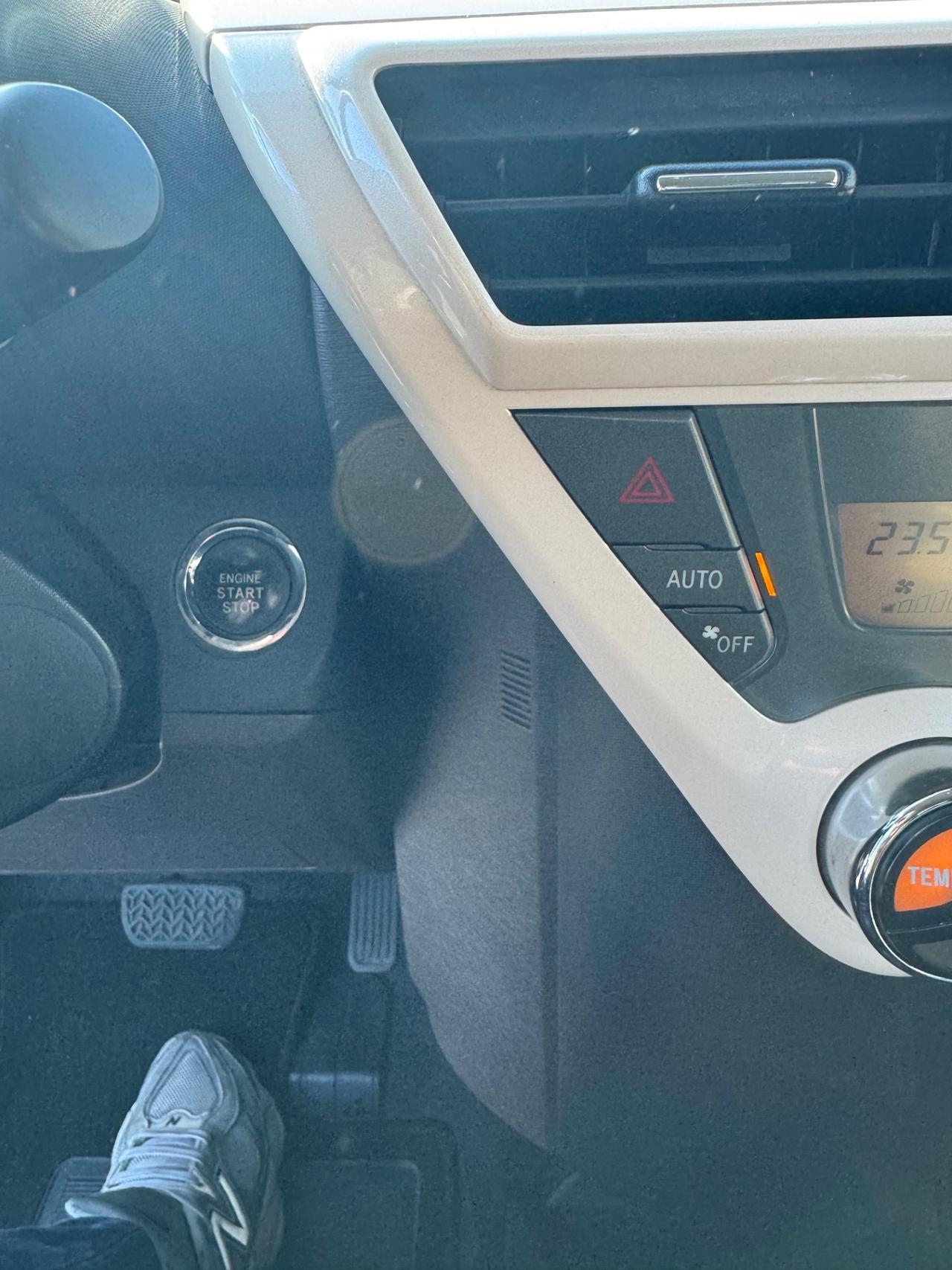 Toyota iQ 1.0 High Collection