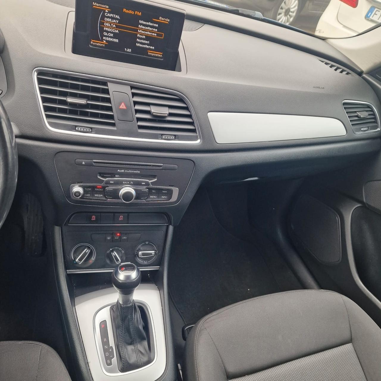 Audi Q3 2.0 TDI 120 CV S tronic Sport UNICO PRECEDENTE PROPRIETARIO
