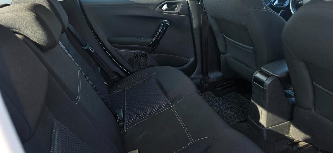 Peugeot 208 1.6 e-HDi 92 CV Stop&Start 5 porte Allure