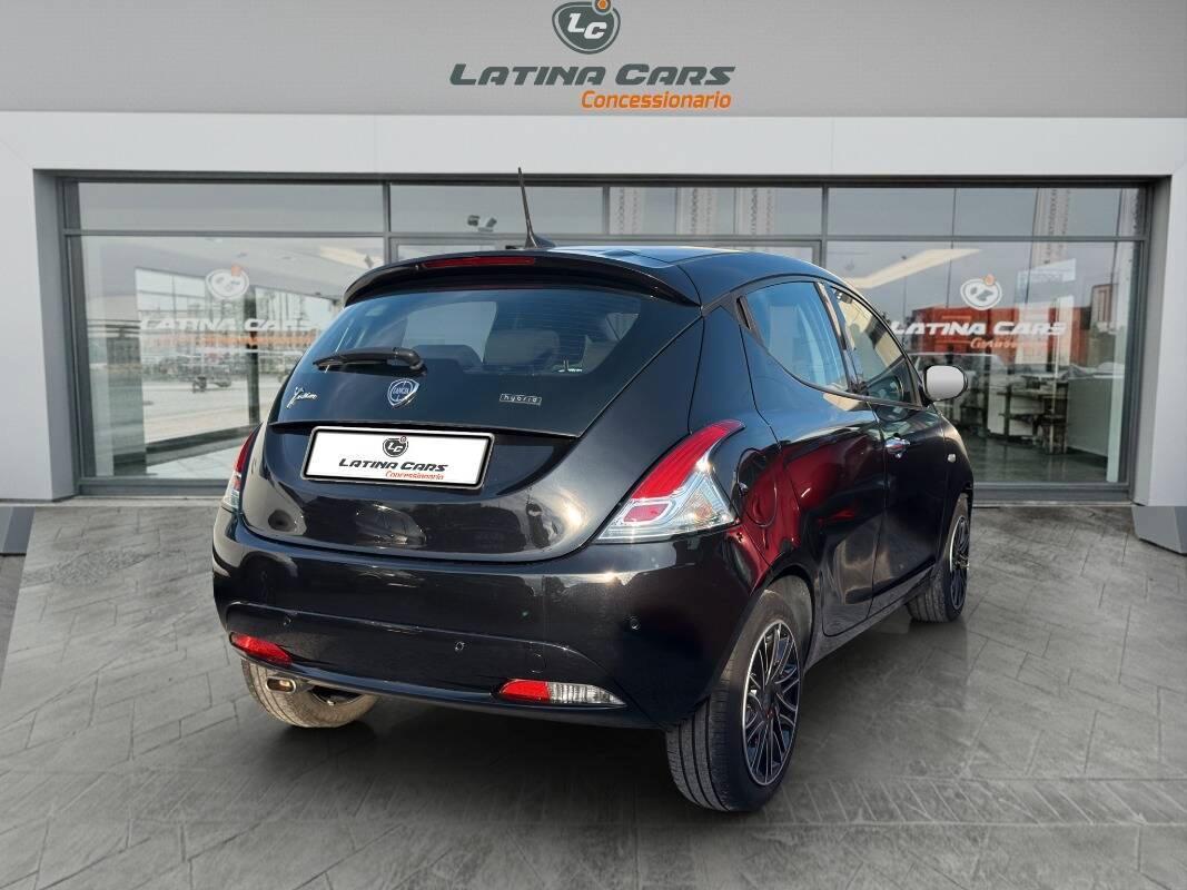 Lancia Ypsilon III 1.0 firefly hybrid Gold s&s 70cv con CarPlay