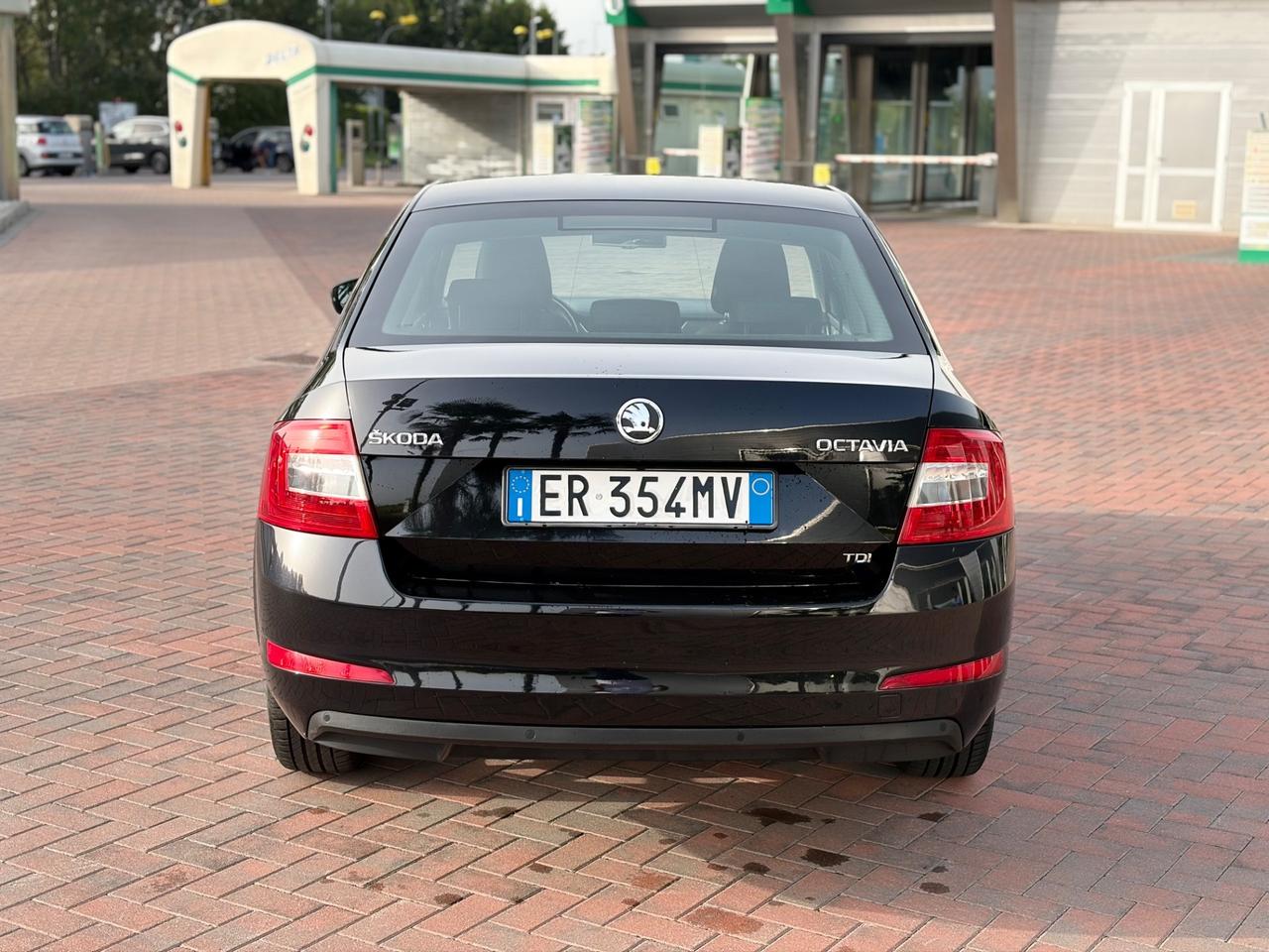 Skoda Octavia 1.6 TDI 2013 Elegance BERLINA