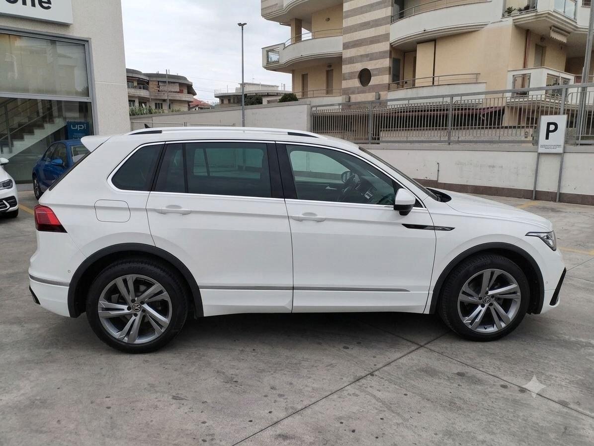 Volkswagen Tiguan 2.0 TDI 150 CV SCR DSG R-Line