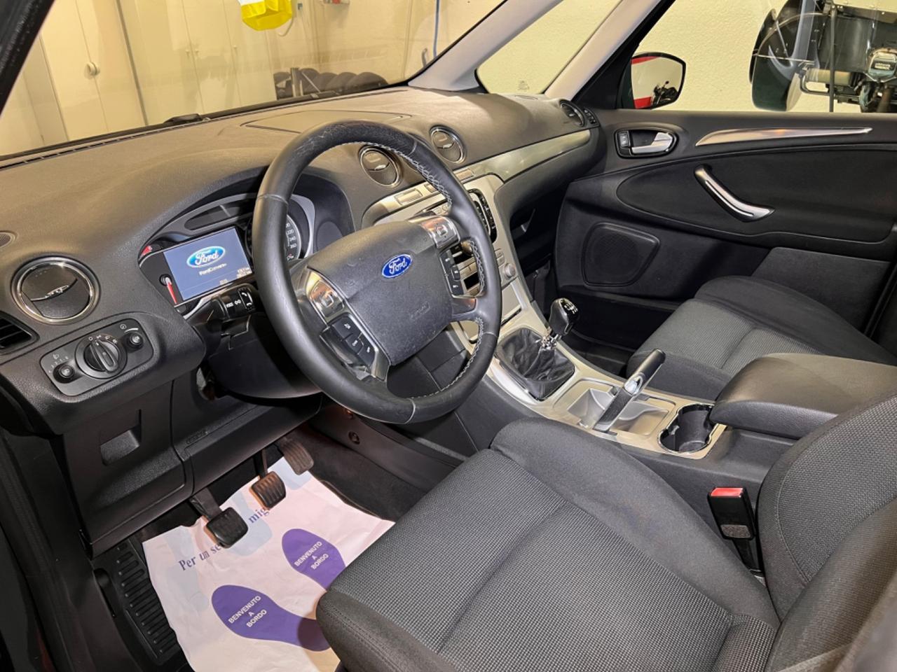 Ford Galaxy 2.0 TDCi 140 CV Ghia DPF
