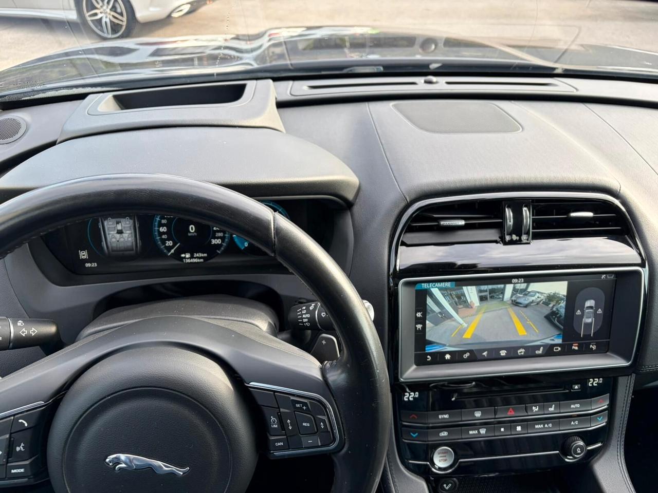 Jaguar F-Pace 2.0 D 180 CV Portfolio