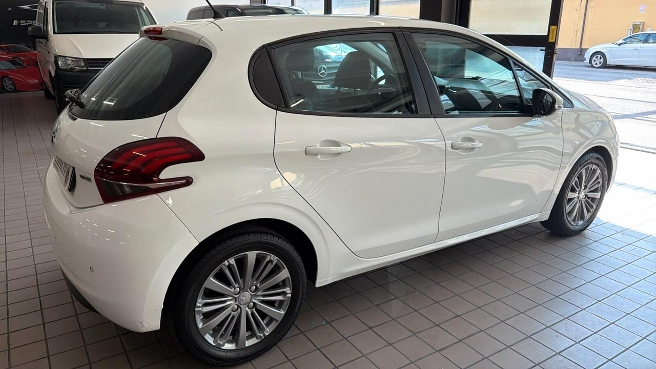Peugeot 208 PureTech 82 5p. GPL Active