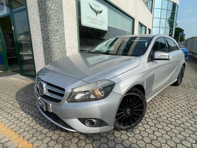 MERCEDES-BENZ A 200 Premium