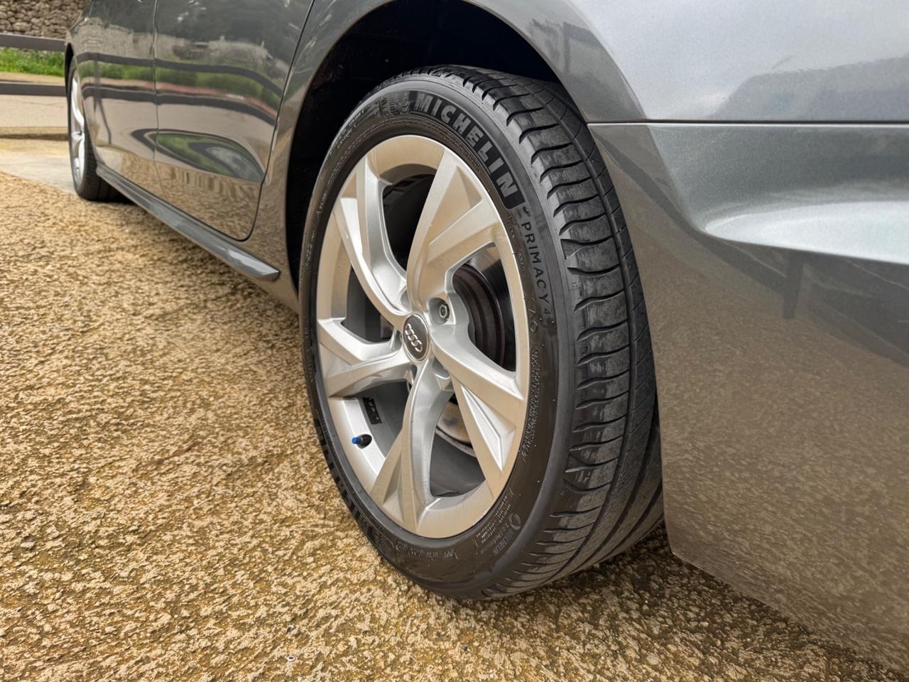 Audi A4 Avant 2.0 TDI 136cv - S.LINE - CERCHI 18 -