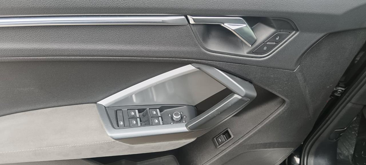 Audi Q3 35 TDI S tronic line edition