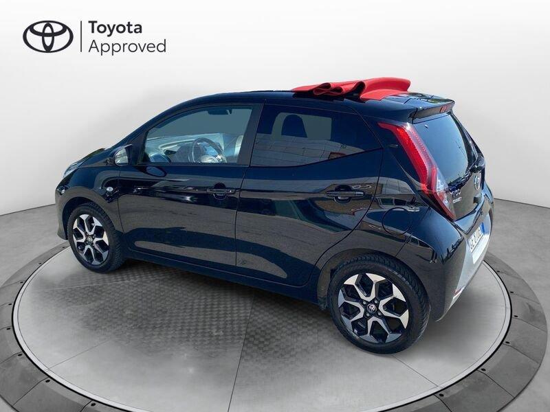 Toyota Aygo Connect 1.0 VVT-i 72 CV 5 porte x-wave
