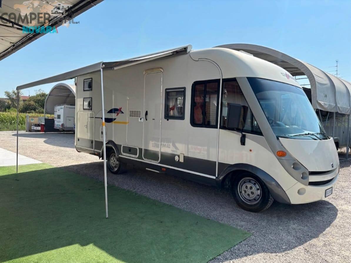 CARTHAGO CHIC I 47 - motorhome con letto matrimoniale in coda ed ampio garage